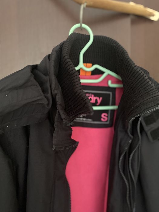 Спортивна куртка на весну-осінь