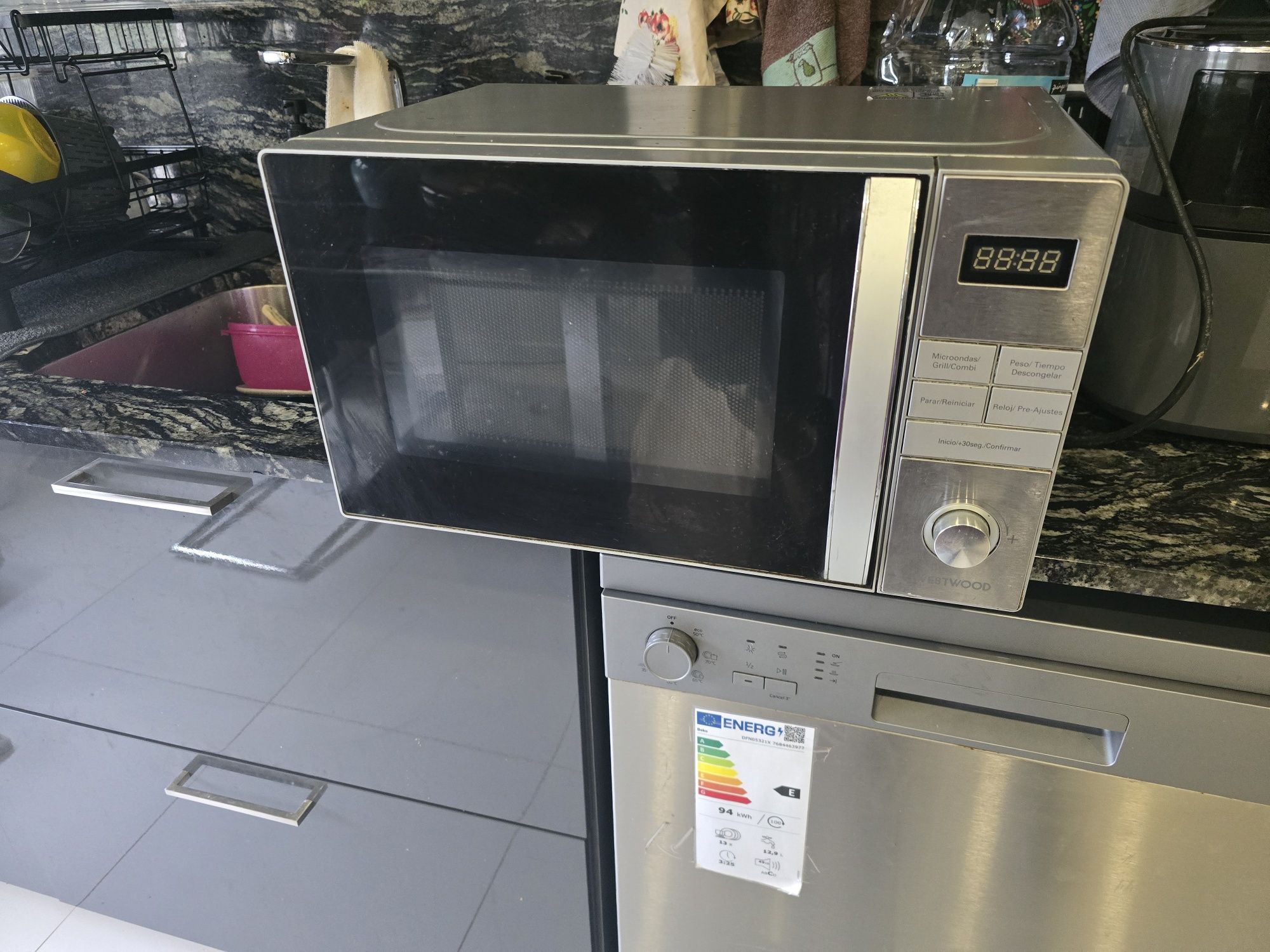 Microondas semi novo