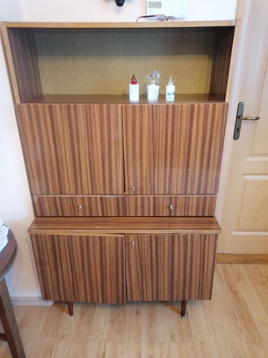 Kredens PRL stan bardzo dobry