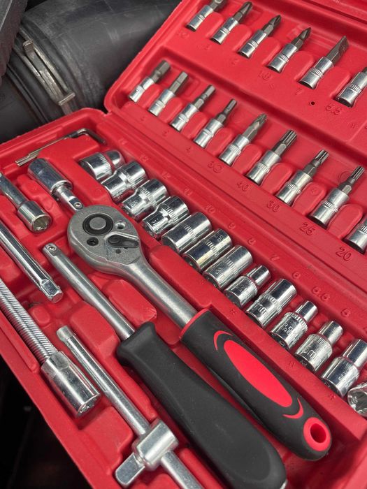 Zestaw Kluczy Nasadowych 46el TORX + Grzechotka – Super Jakość!