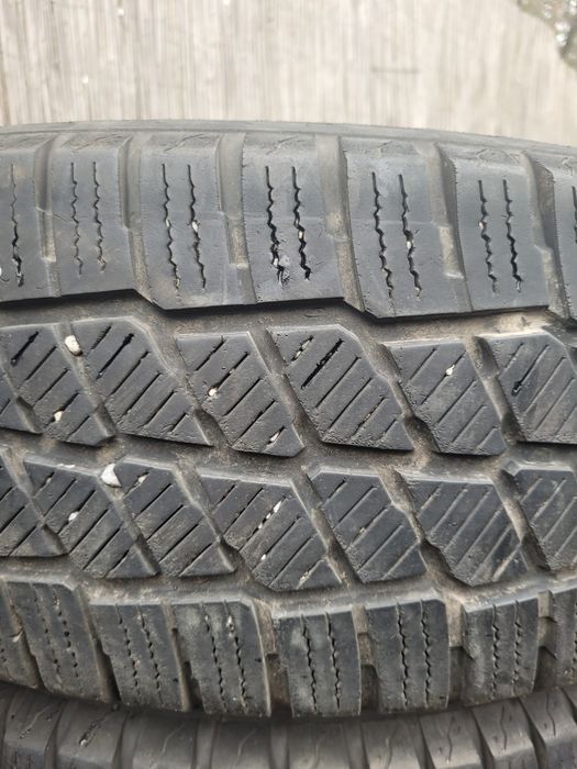 Opony zimowe 225 65 r16C 2szt 2023r