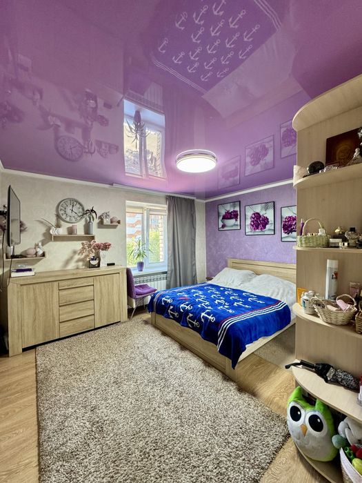 Продам 3к жм Красный Камень ул Савкина кирпичный дом