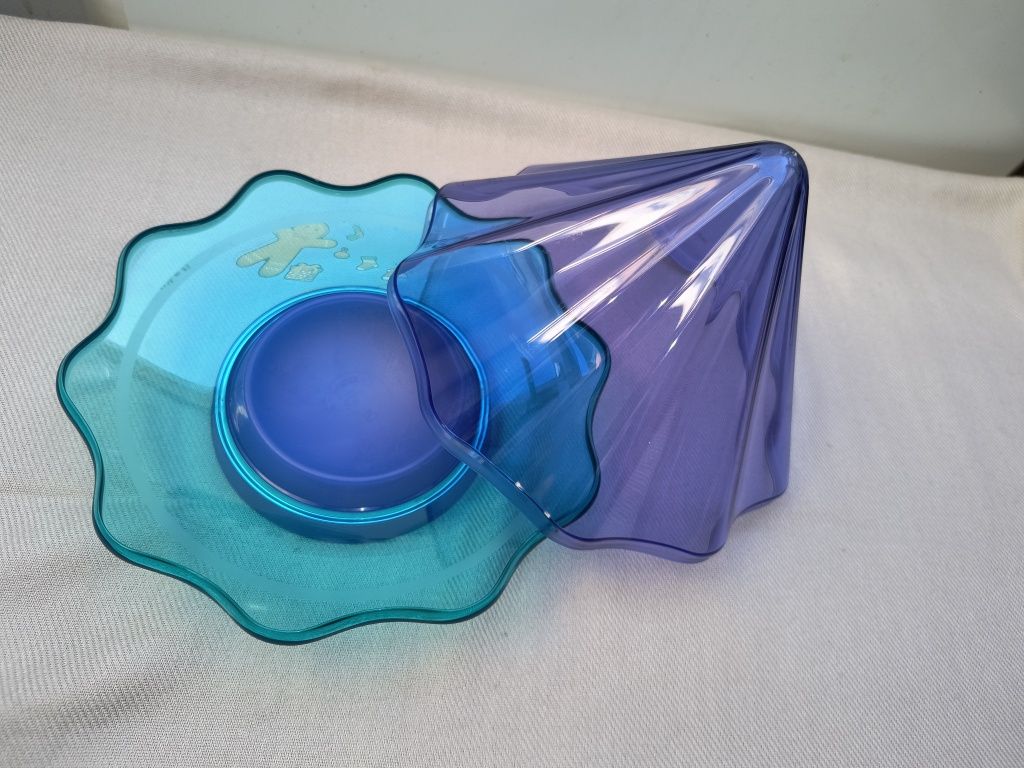 Tupperware tupperware tupperware