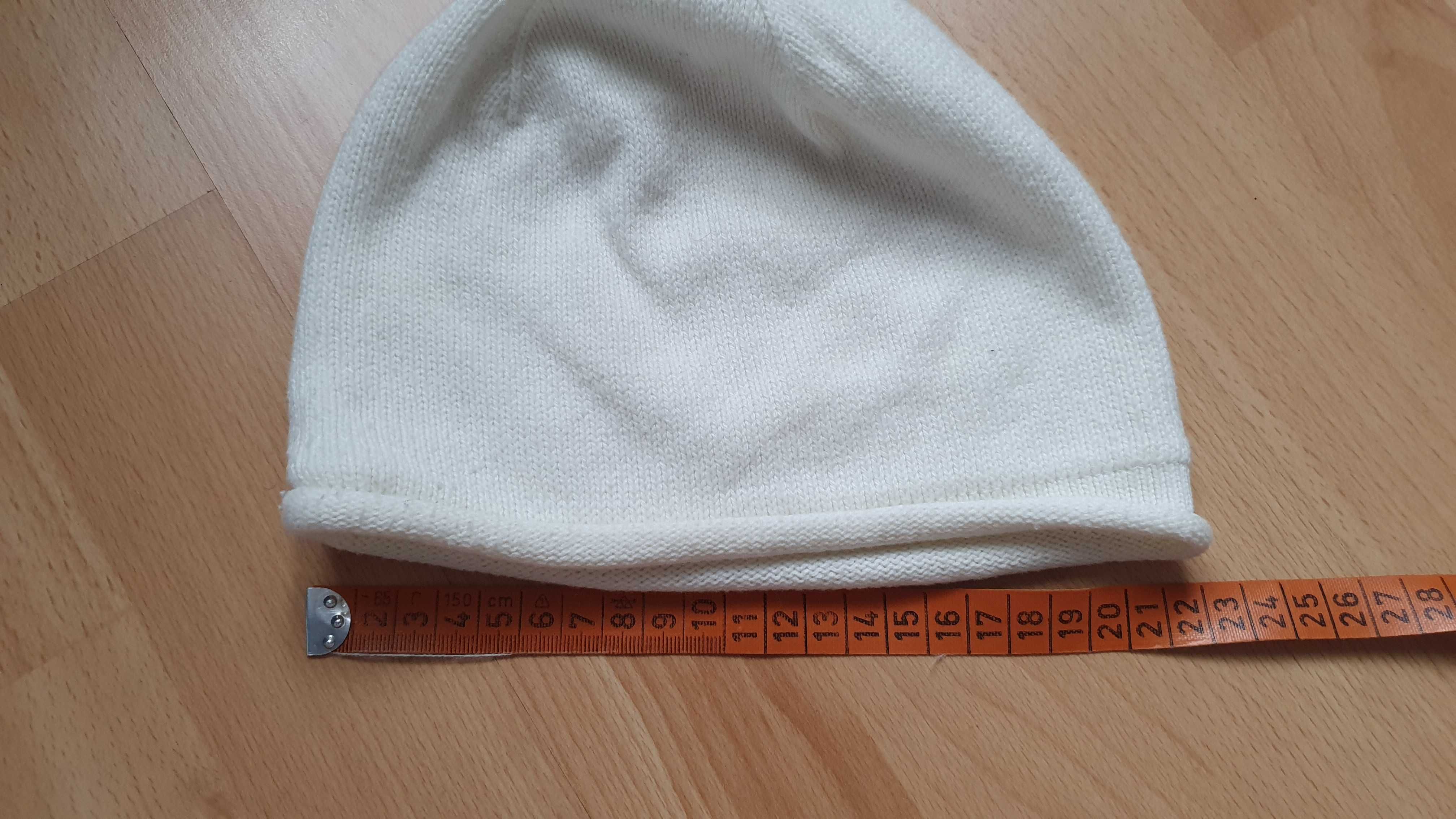Śliczna kremowa wiosenna czapeczka rozmiar 86cm