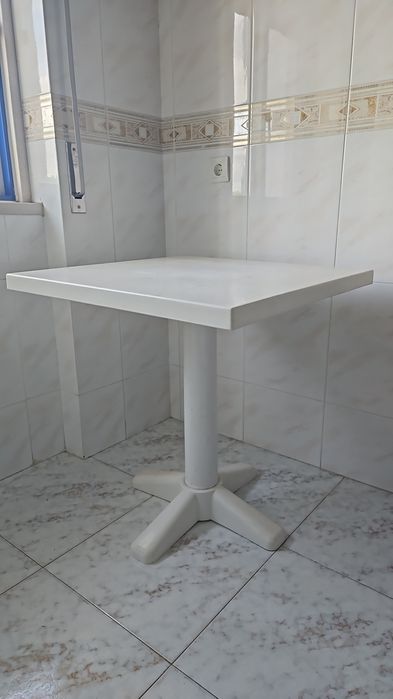 Mesa plástico branca