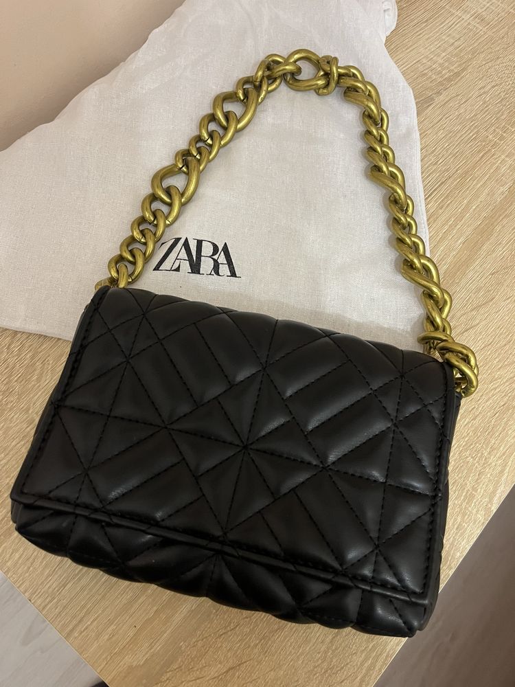 Сумка на ланцюжку Zara