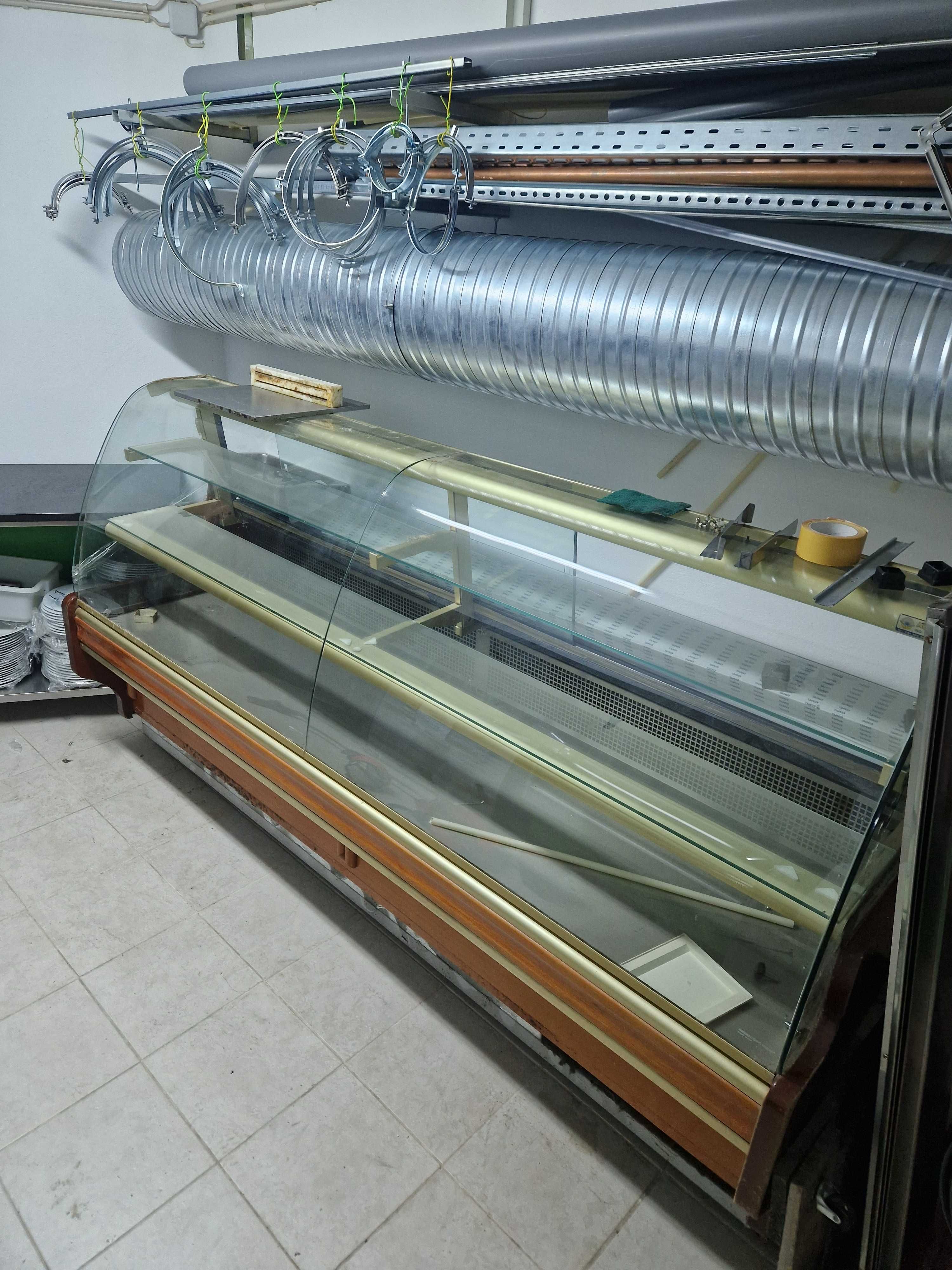 Vitrine Jordão 2.5m