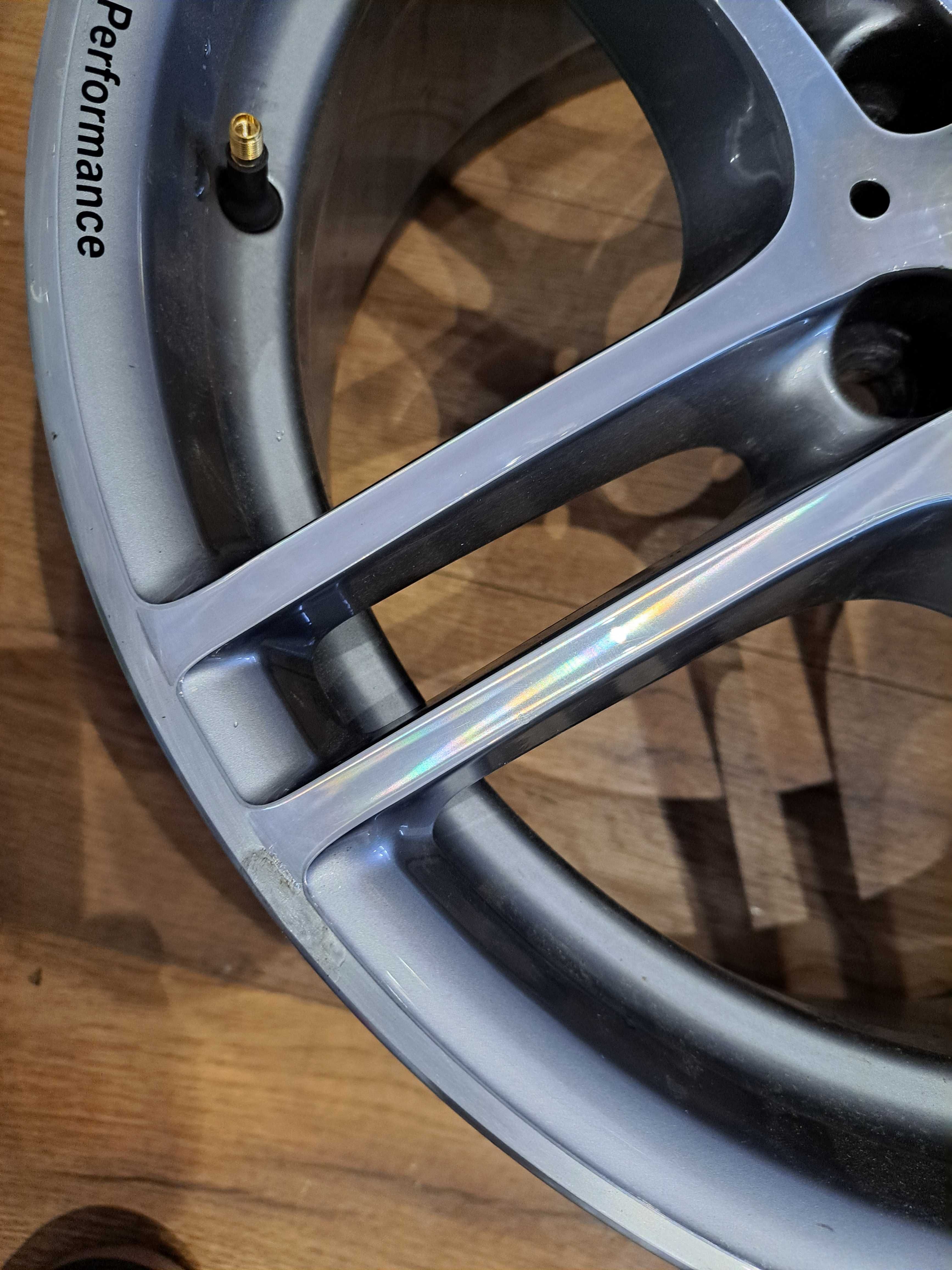 Oryginalna felga BMW Performance 18"