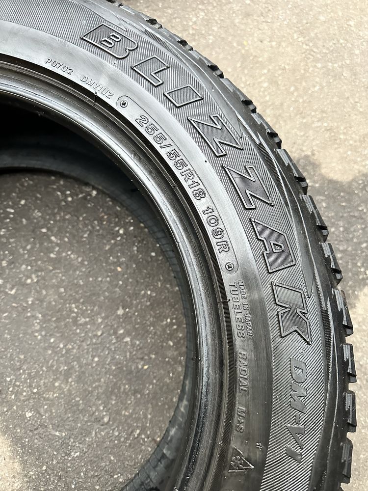 Шини 255 55 18 109R Bridgestone Blizzak DM-V1 комплект