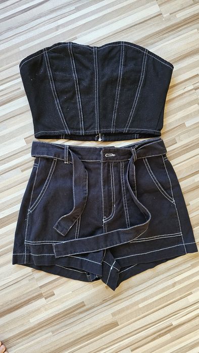 Джинсовий костюм. Розмір SM. Топ-ог 90см. Шорти-от 70/73 см.,об 95/100