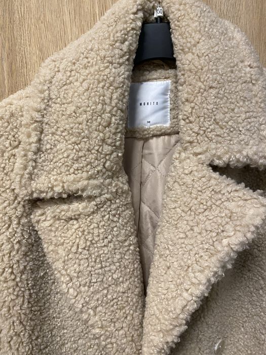 Płaszcz typu teddy MOHITO