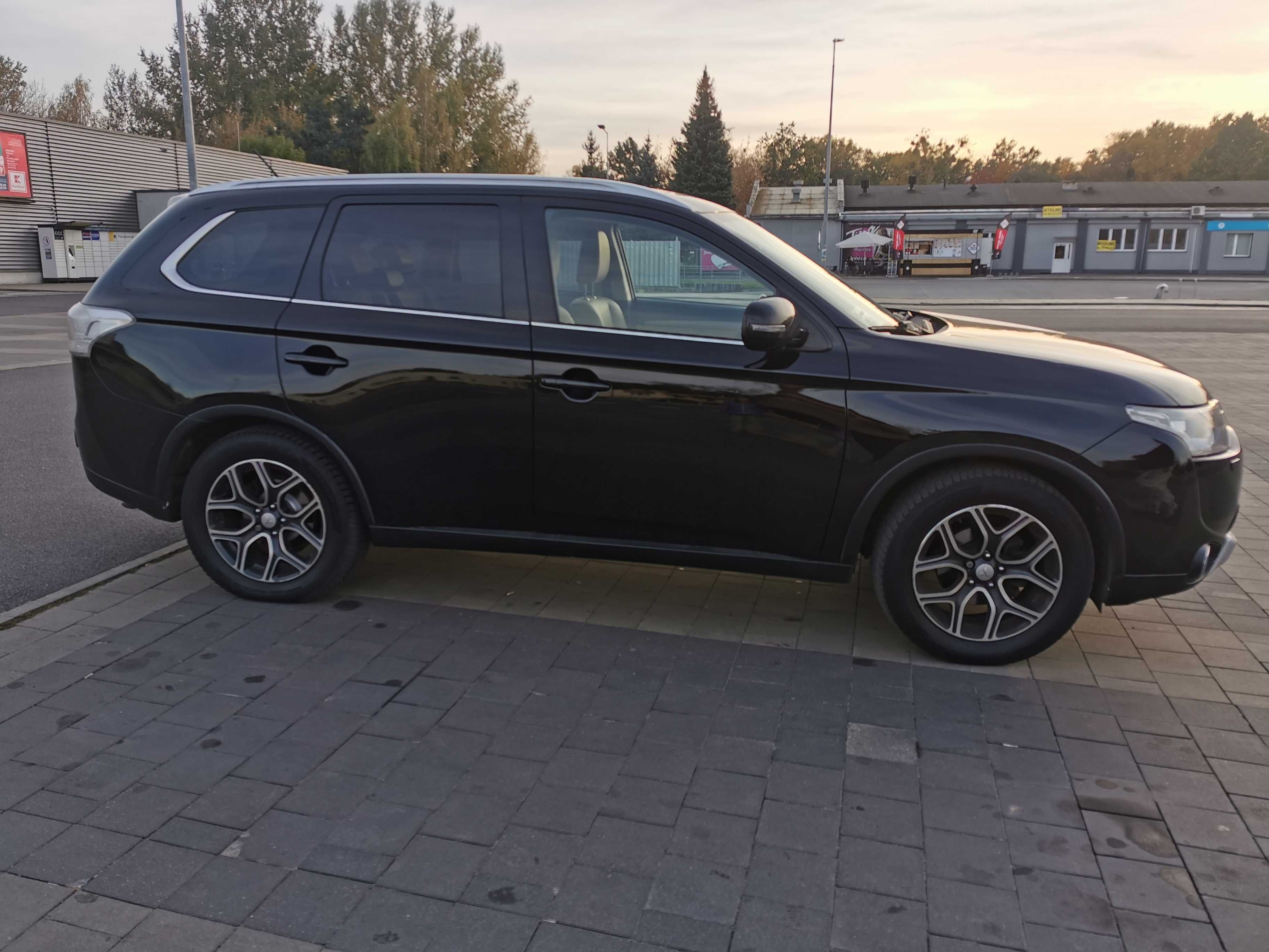 Mitsubishi outlander bogato wyposażony 2014 2.2D 7 miejsc faktura vat