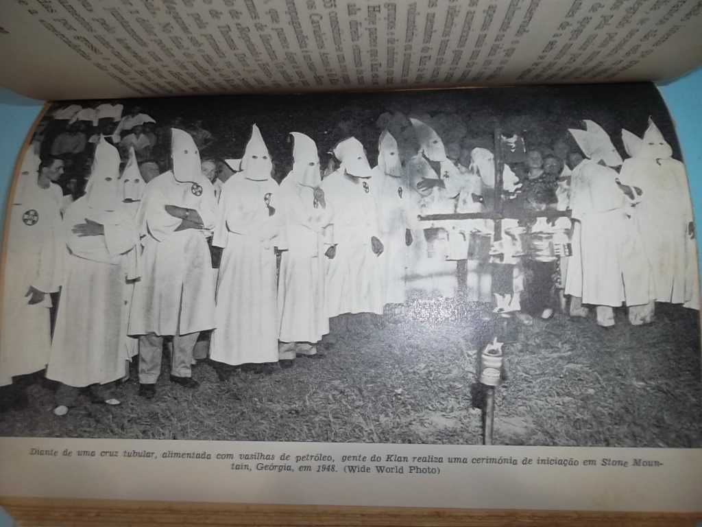 Ku Klux Klan : Um século de infâmia