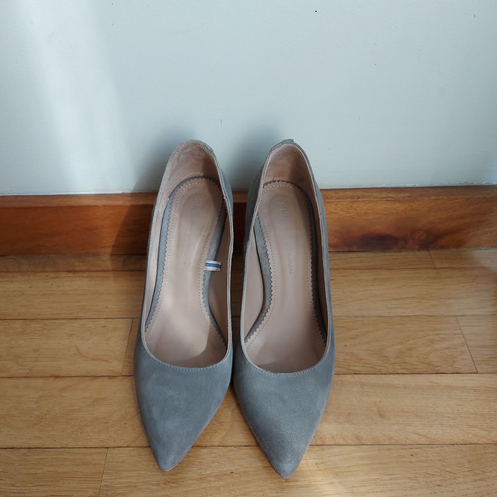 Sapatos cinza em camurça - Salsa