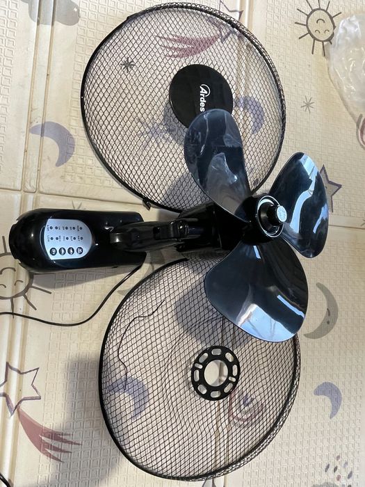 Wentylator ścienny Ardes AR5W40R czarny