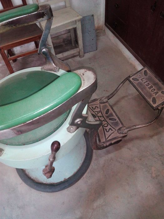 CADEIRA de BARBEIRO "Santos Lisboa"