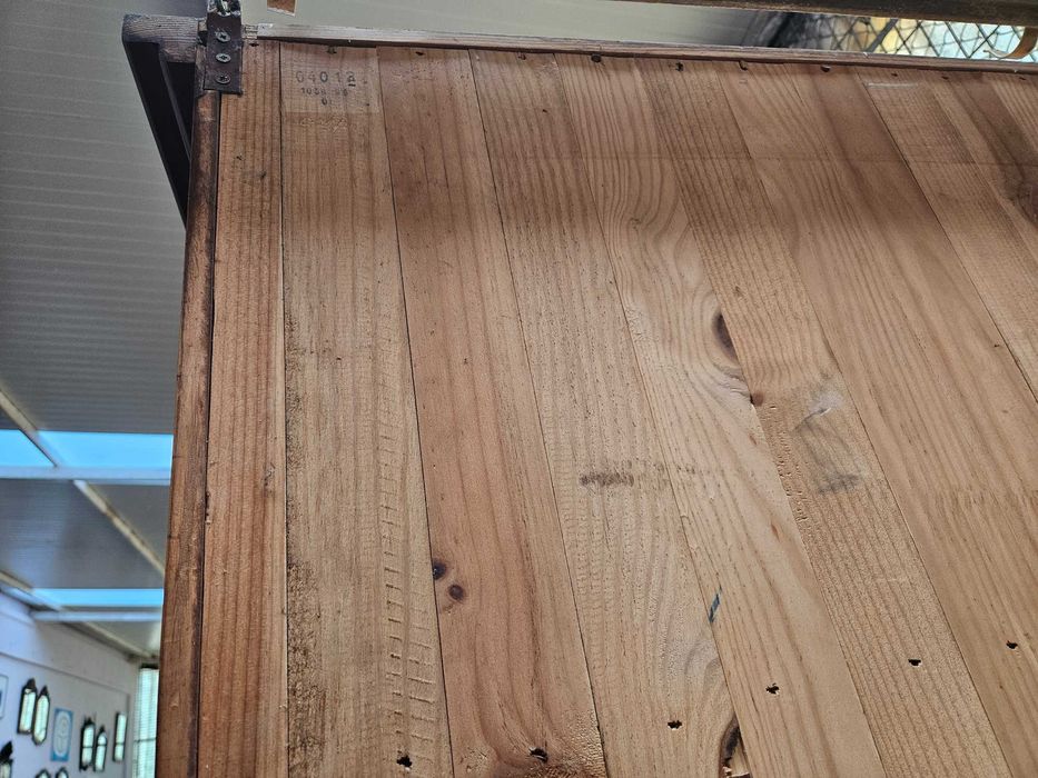 Bar em madeira maciça - Bom estado geral