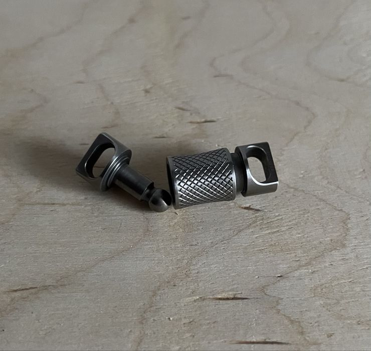 Швидкозʼємний титаноний карабін + ПОДАРУНОК!