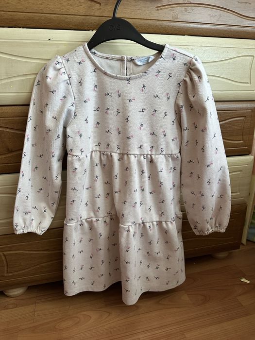 Тепленька сукня  primark 7-8 р(128 см)