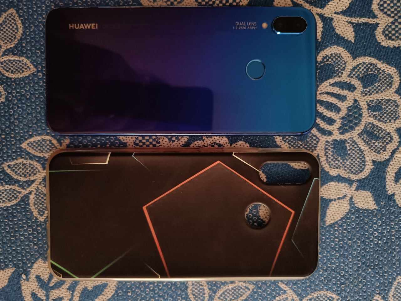 Продам телефон HUAWEI P smart+