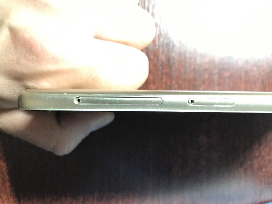 Samsung Galaxy J6 (2018) – 2/32 ГБ  2 SIM-карти
