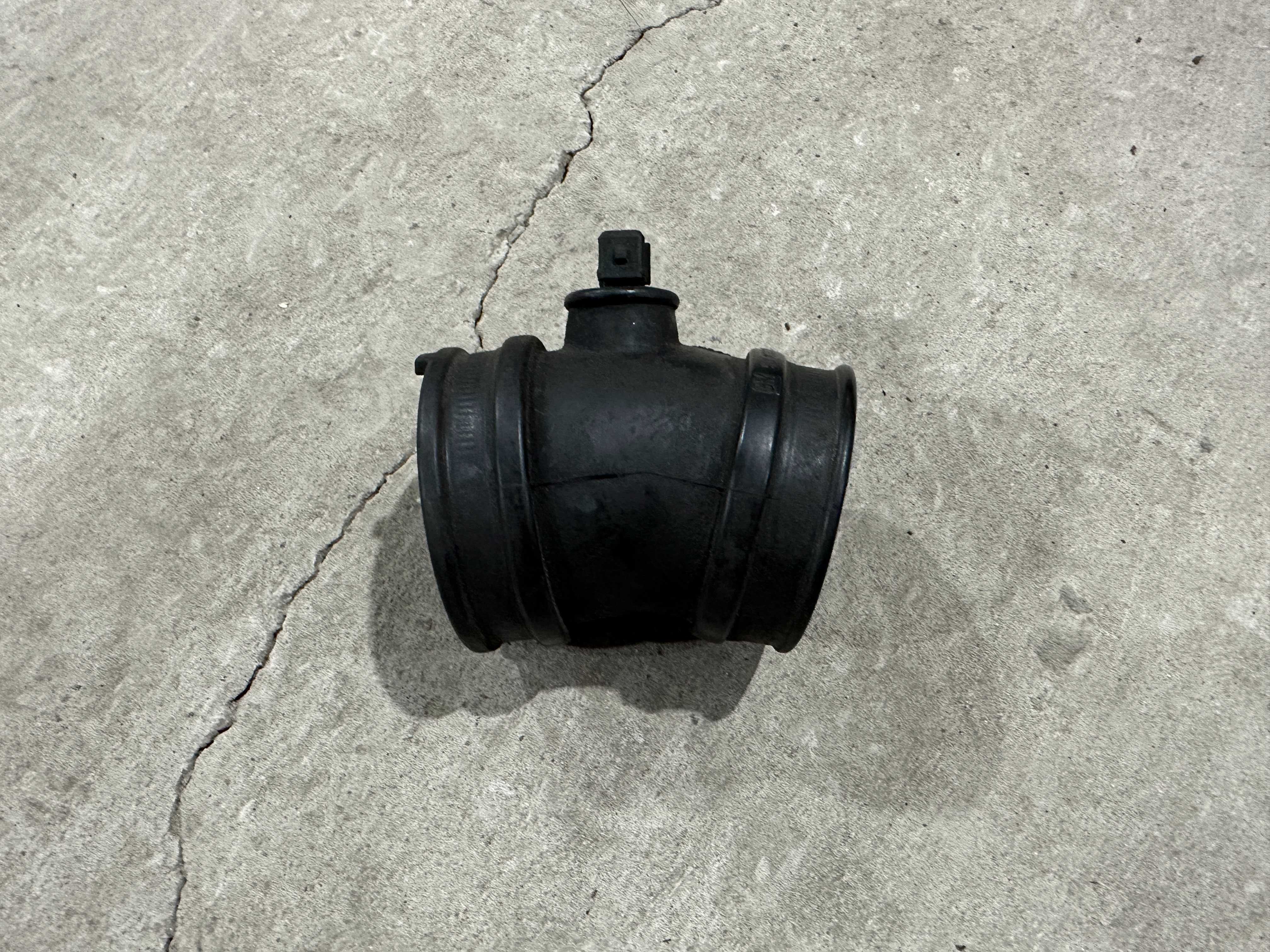 Патрубок воздушного фильтра Opel Astra F 1.8i 16V 90466853