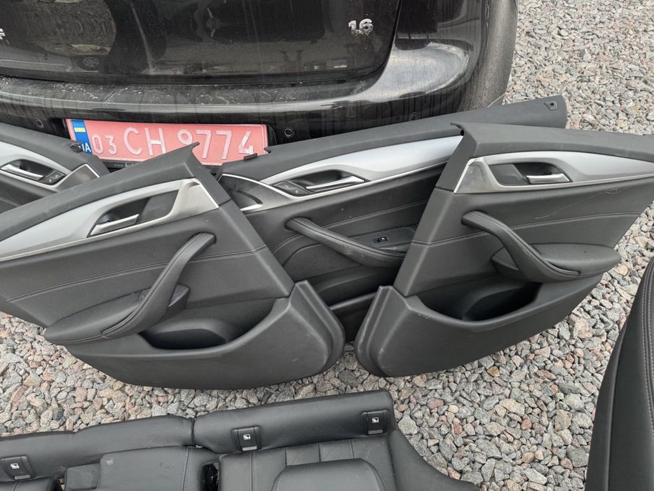 Салон BMW G30 2017 рік