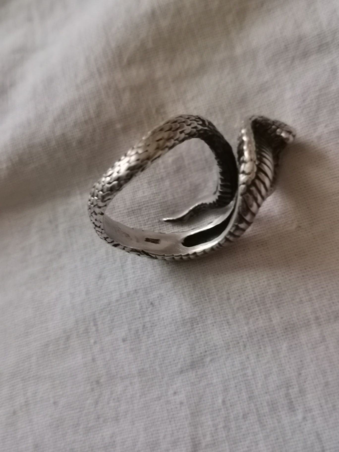 Кольцо срібло у формі змії