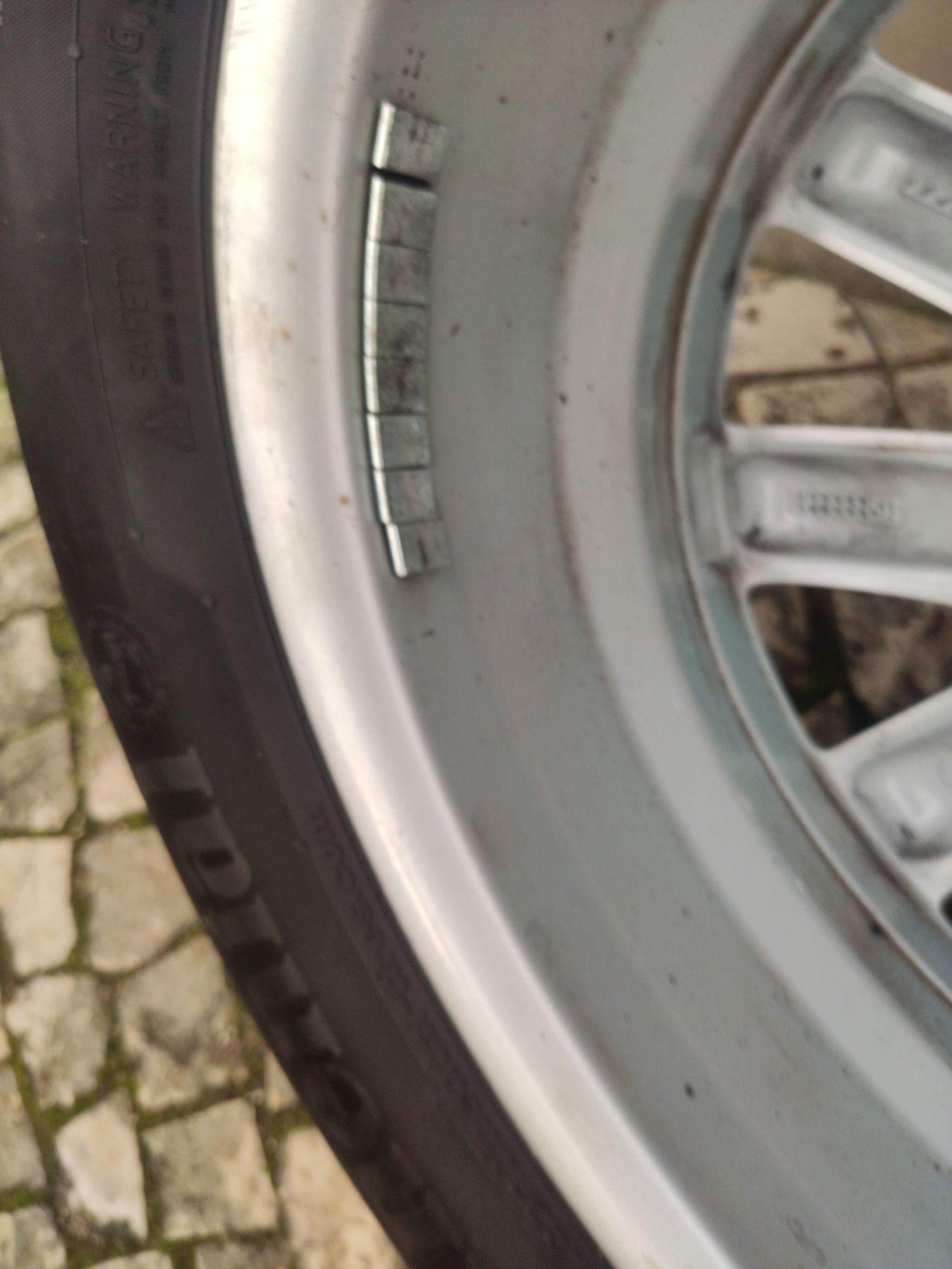 4 Jantes com pneus Mercedes Original
