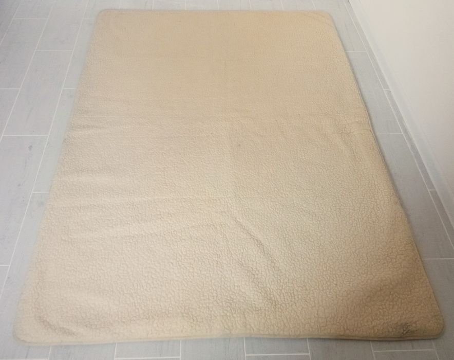 Kołdra 100% wełna owcza+gratis dwie poduszki wełniane oraz rogal wełni