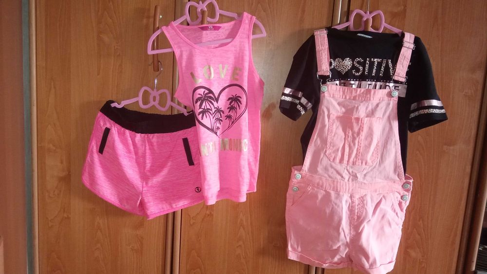 Okazja 4sztuki zestaw firmowy spodenki ,ogrodniczki +koszulki od 8 do