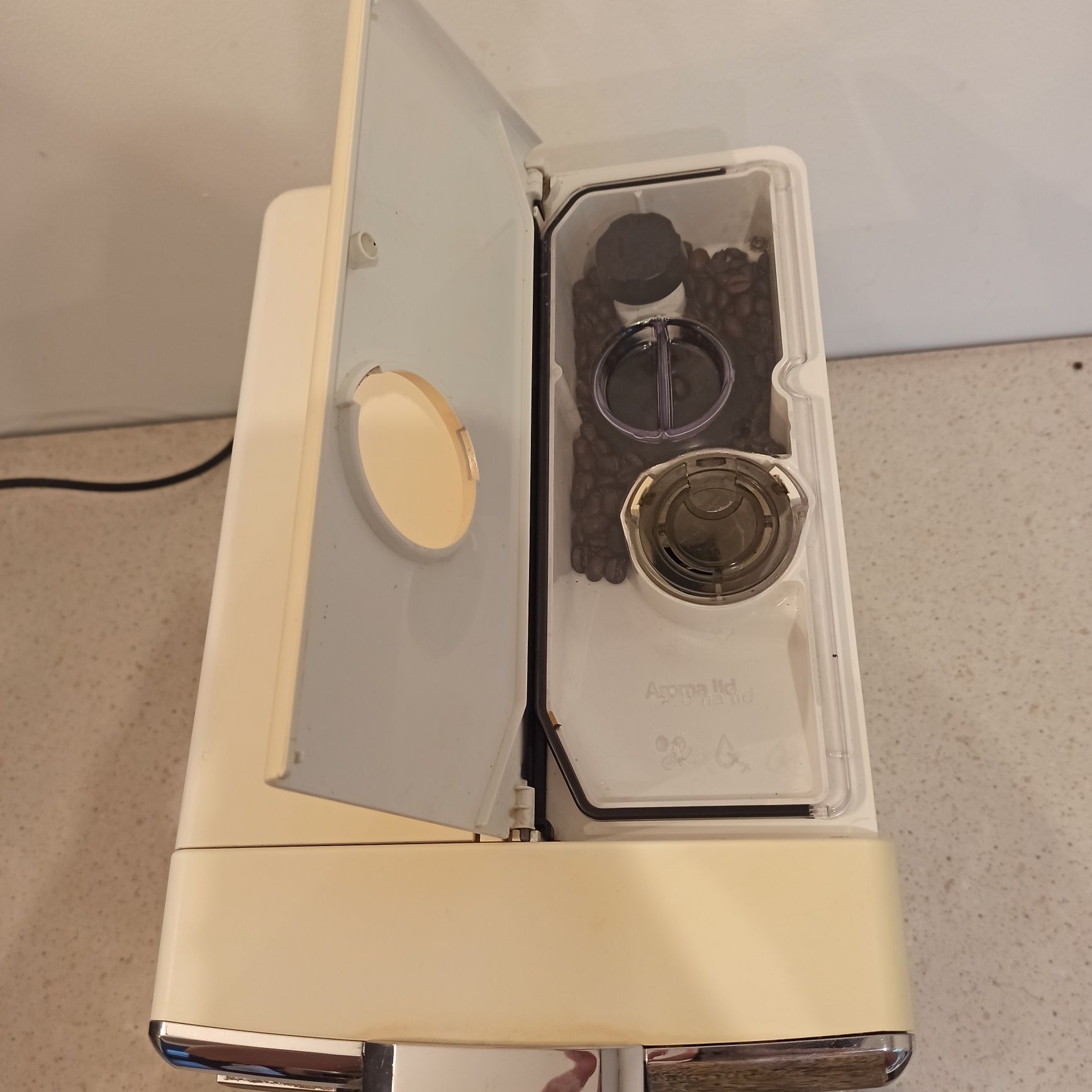 Automatyczny express do kawy Philips series 5000.