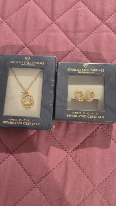 Swarovski cristal 18 gold plated набір сережки та намисто оригінал