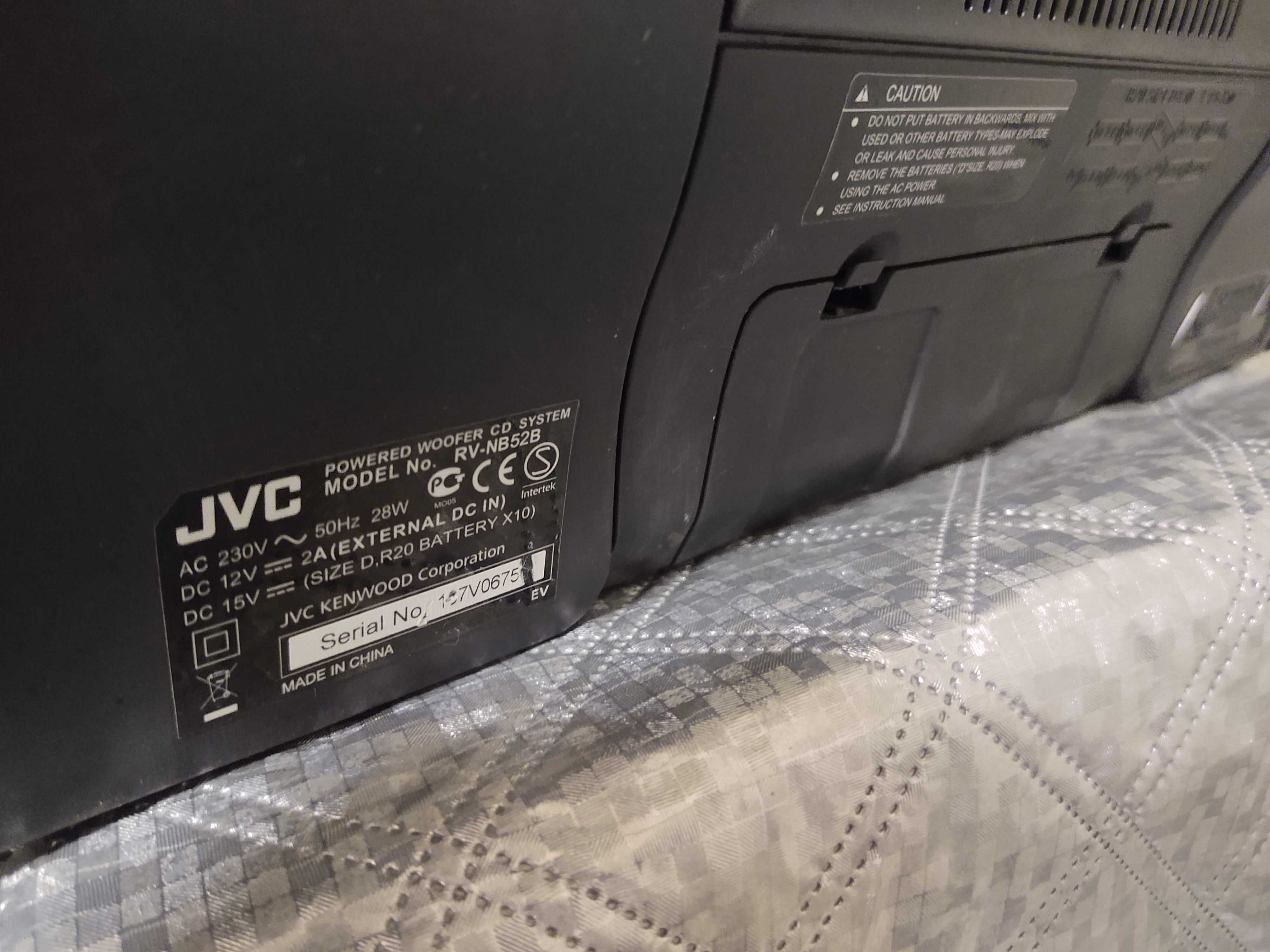 Boombox JVC model  RV-NB52B super bass.