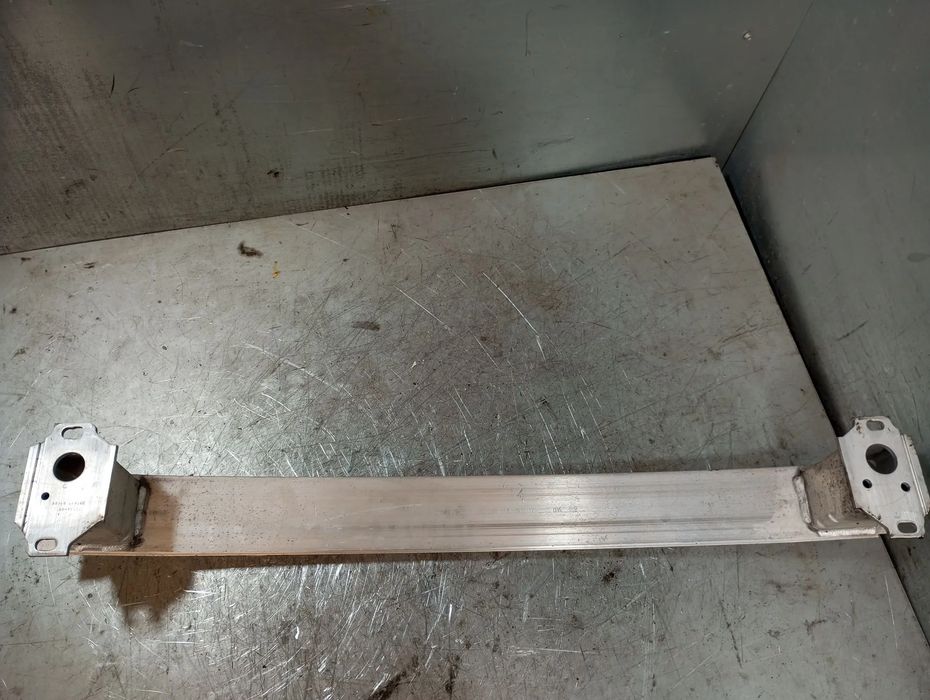 Reforço pára-choques trás BMW 1 (F40)