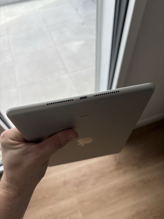 iPad 7th 32GB + Apple Pencil 1st Gen