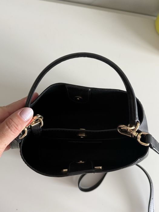 MICHAEL KORS – Mini Tote Preto em Pele Saffiano