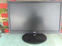 Monitor 19 cali.