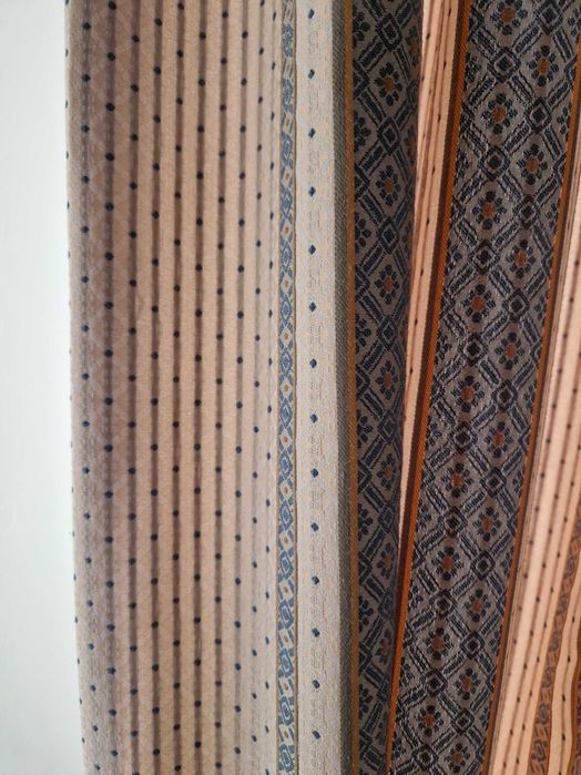 Vendo cortinados com sanefa