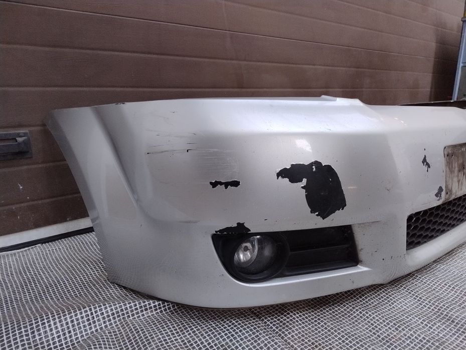 Toyota Corolla Verso zderzak przód 1C0 wysyłka