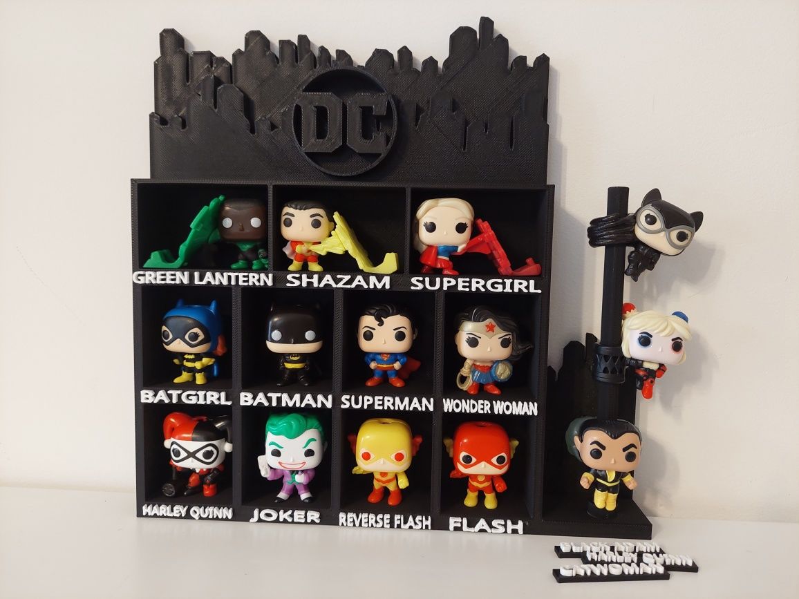 !! NOWA WERSJA !! Półka na figurki Funko Pop DC Comics z jajek Kinder