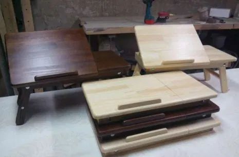 Столик з натурального дерева для ноутбука та сніданку у ліжку