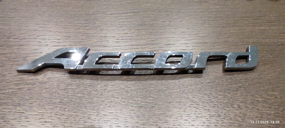 Emblemat Honda Accord – oryginalny, chromowany