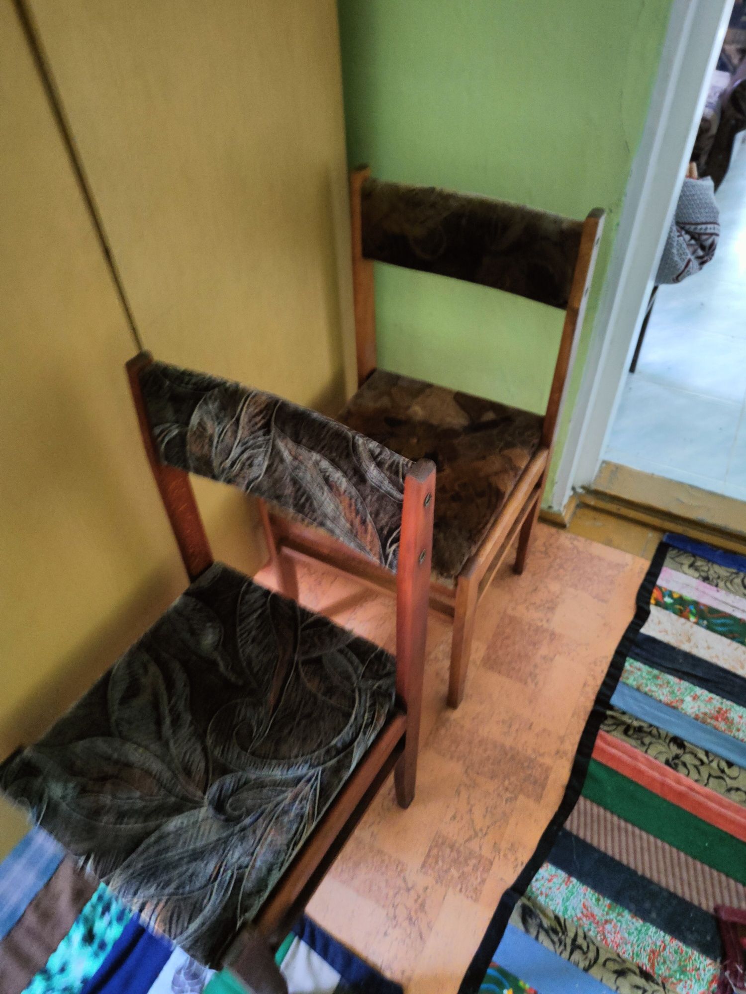 Sprzedam kanapy, krzesła, stół