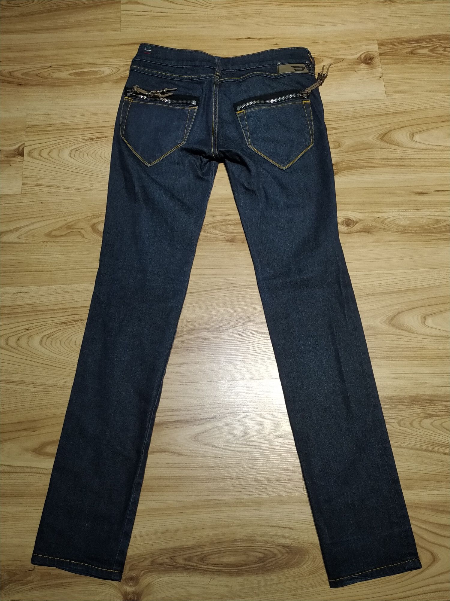 Granatowe Damskie Spodnie Dżinsowe Jeansowe Diesel Clush