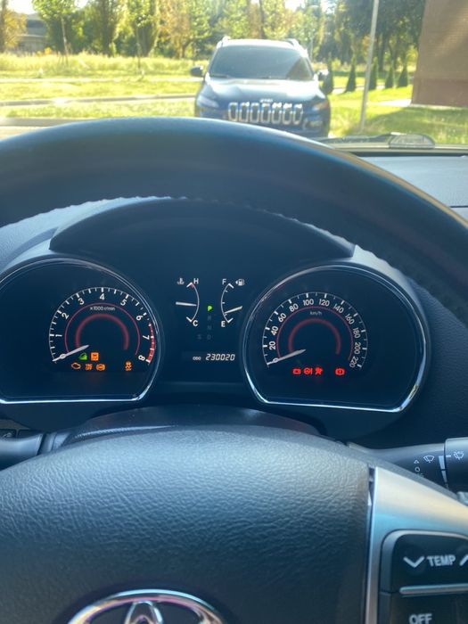 Продам Toyota Highlander