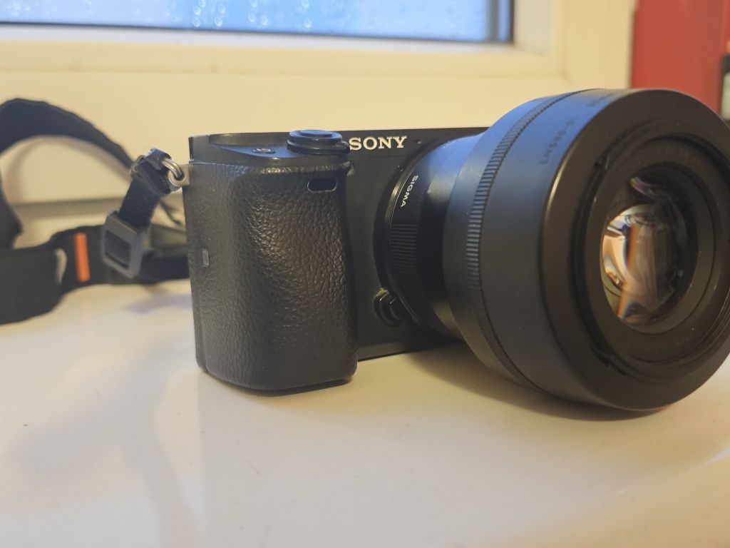 Sony a6400 wraz z obiektywem Sigma F1.4 30