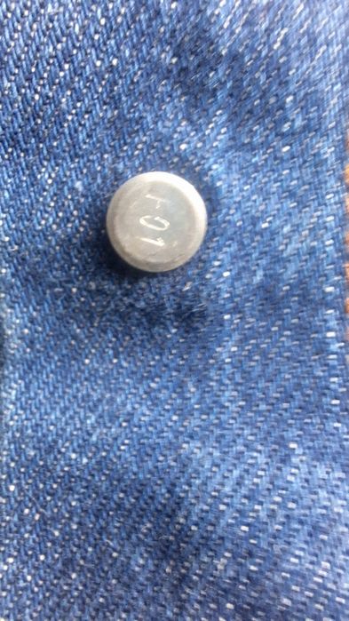 Джинсовая жилетка Levi's. Orange tab