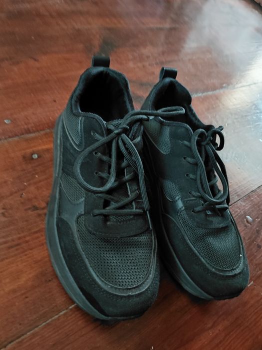 Кросівки жіночі 500 грн