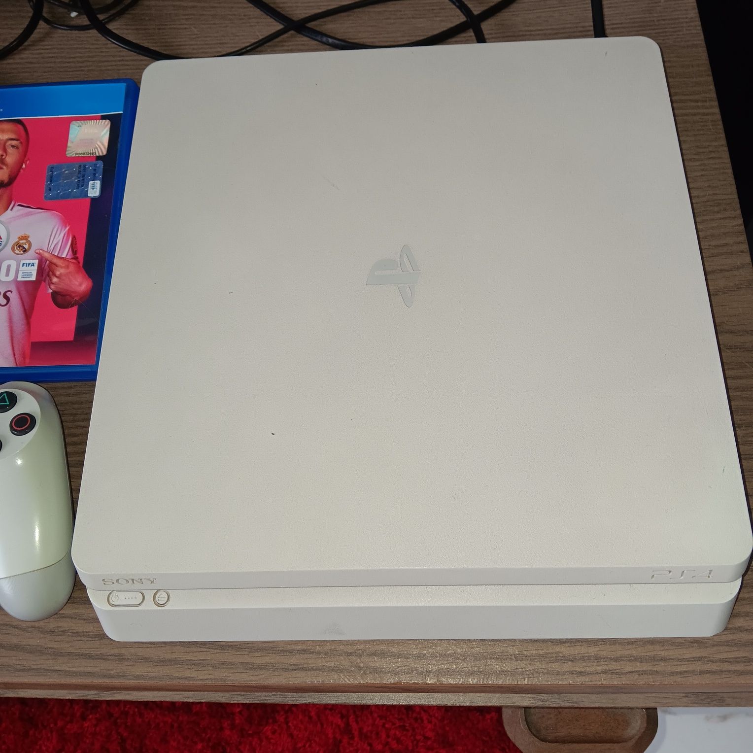 PS4 500Gb + comando + jogo